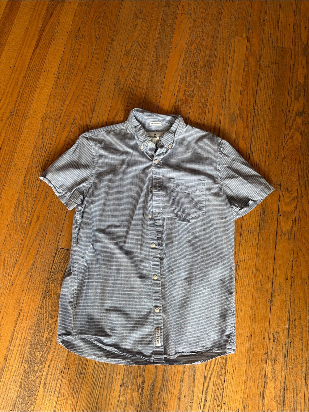 American Eagle Outfitters Short-Sleeve Button-Down Shirt in Heather Blue